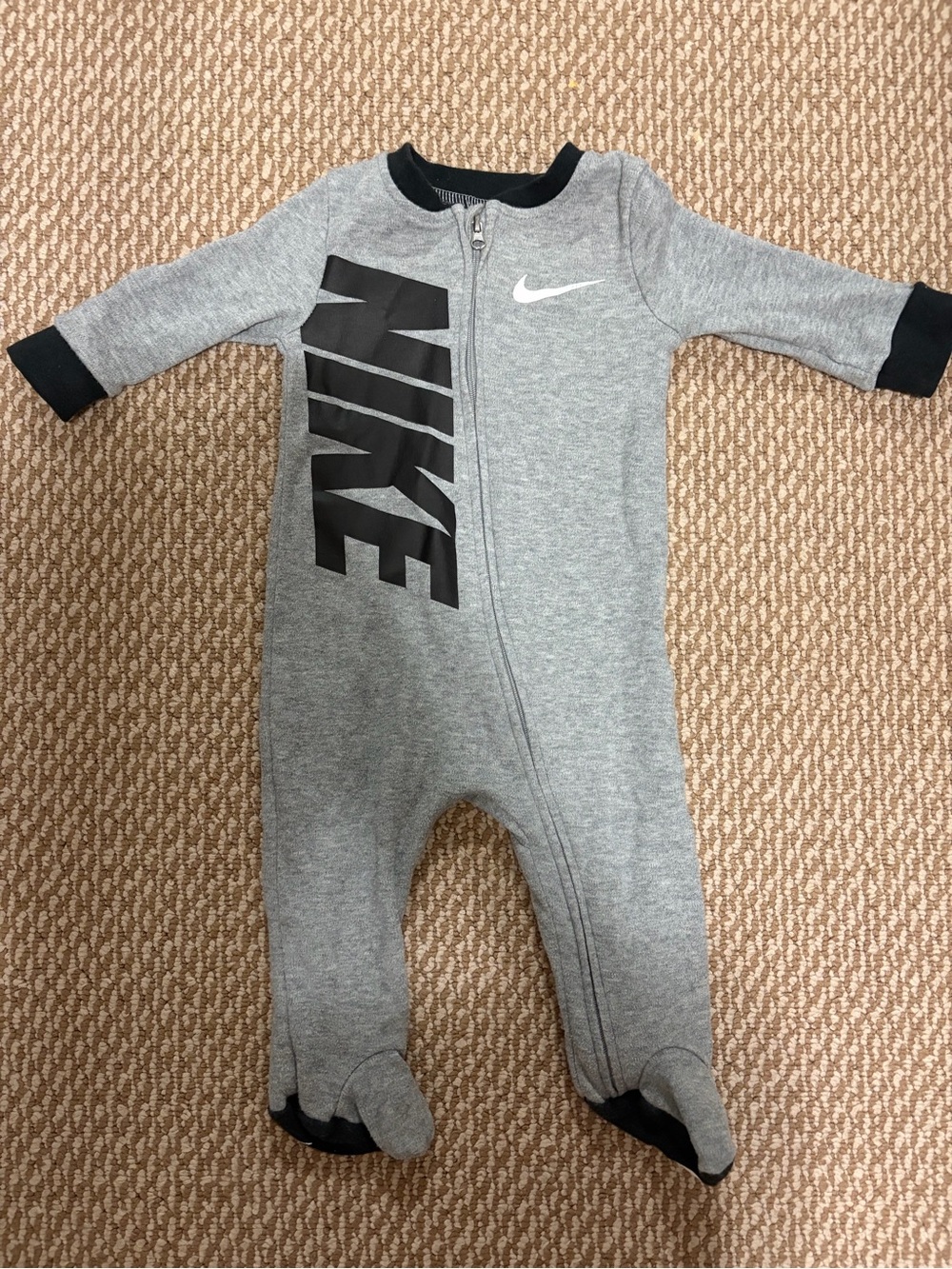 Nike Grey and Black Infant Footed One-Piece size 6M